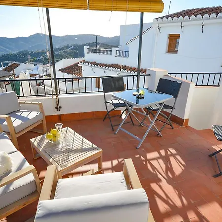 Casa Rosario, Large Historic Townhouse With Amazing Roof Terrace Hansonholiday * Frigiliana